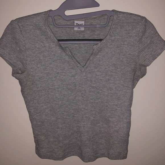 Aritzia TNA Waffle Grey Crop TSHIRT ✨ - Picture 1 of 5